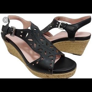 TARYN ROSE KENDIS Black cutout leather Sandal 9M